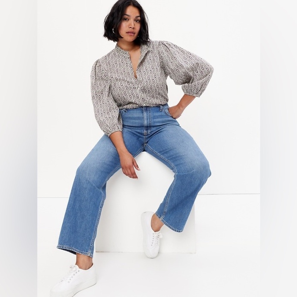 NWOT Puff Sleeve Button Front Shirt